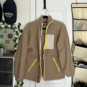 Target universal threads Sherpa coat